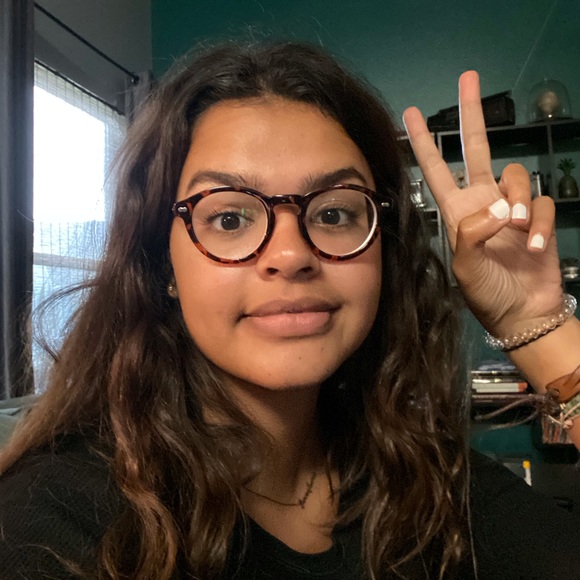 Meet your Posher, Isabella - Picture 1 of 1